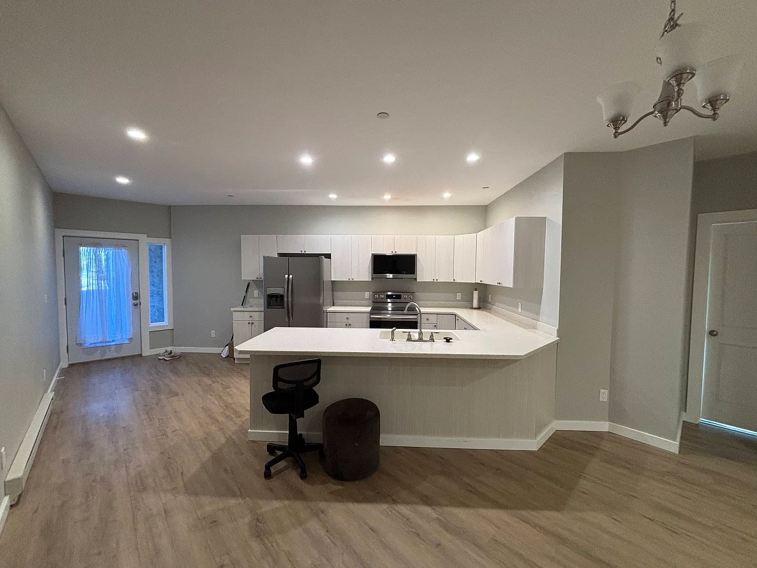 3 bed, 1569 sqft, $4,450 — Photo 2