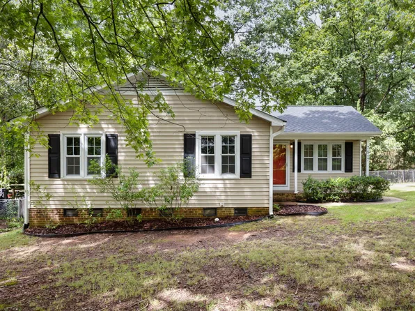 7517 Longstreet Dr, Raleigh, NC 27615