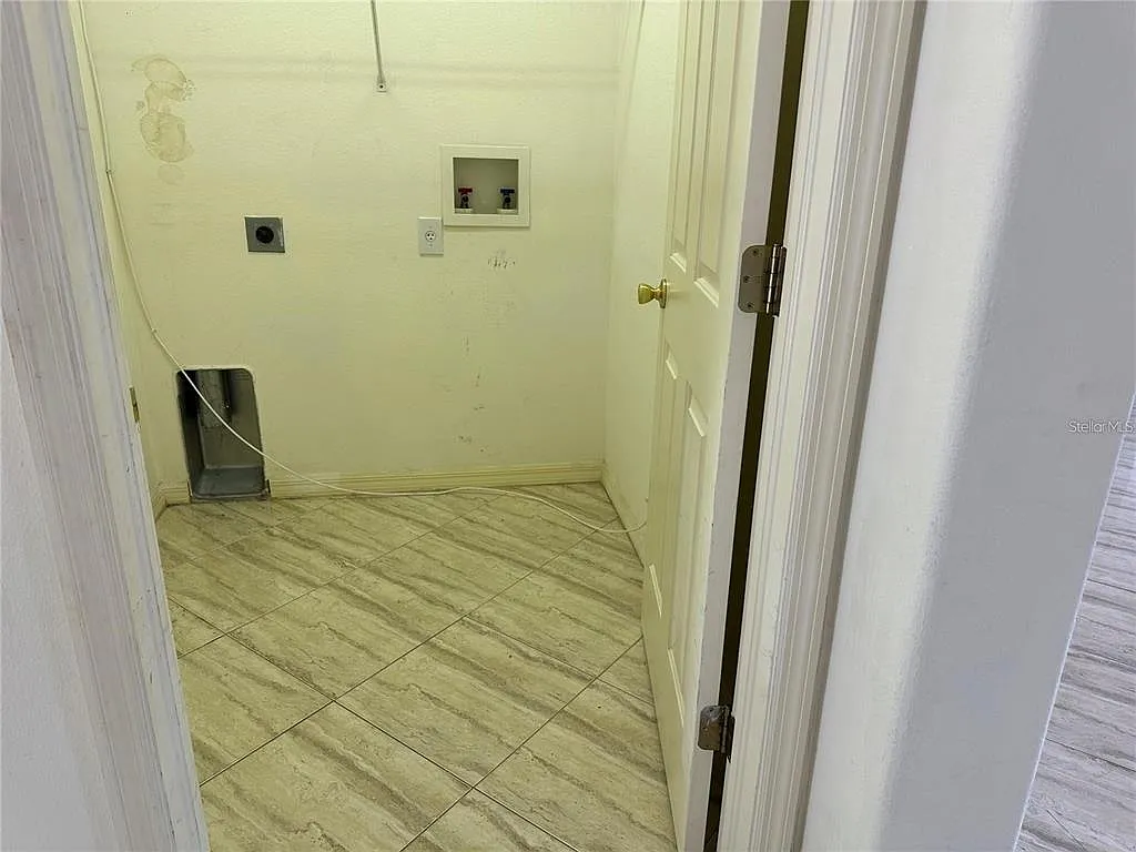 3 bed, 2.0 bath, 1550 sqft, $2,150 — Photo 3