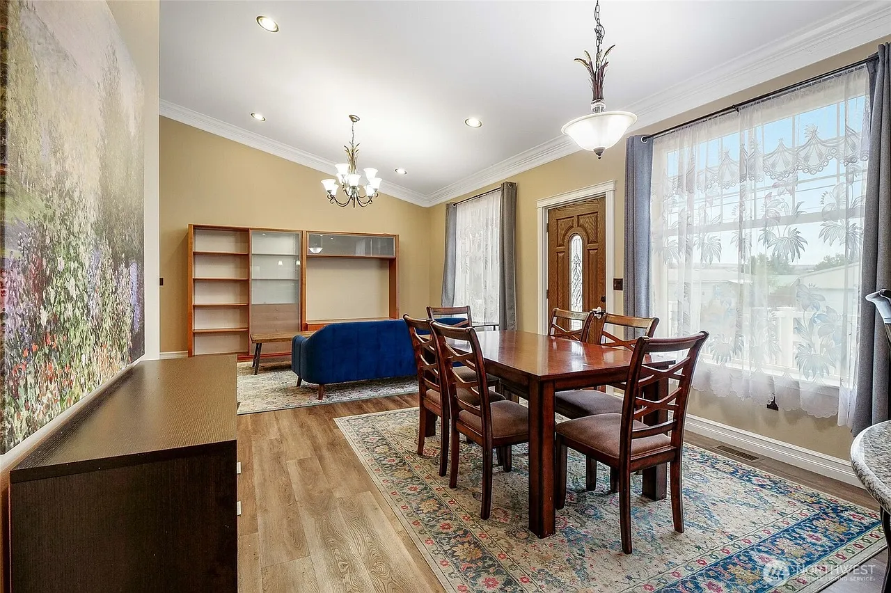 3 bed, 1596 sqft, $1,950 — Photo 4