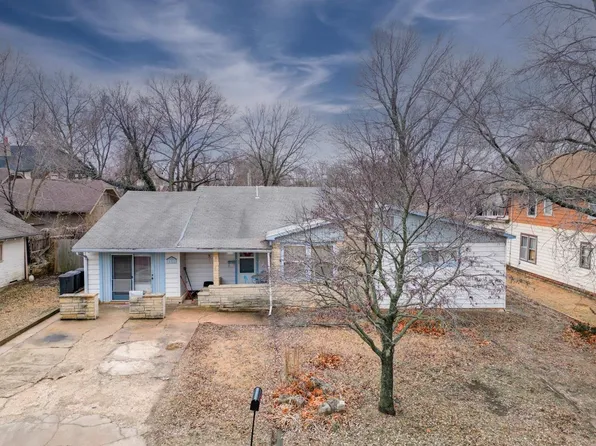 1511 Lynn Ave, Winfield, KS 67156