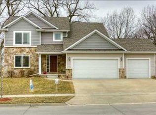 3450 Village Run Dr, Des Moines, IA 50317