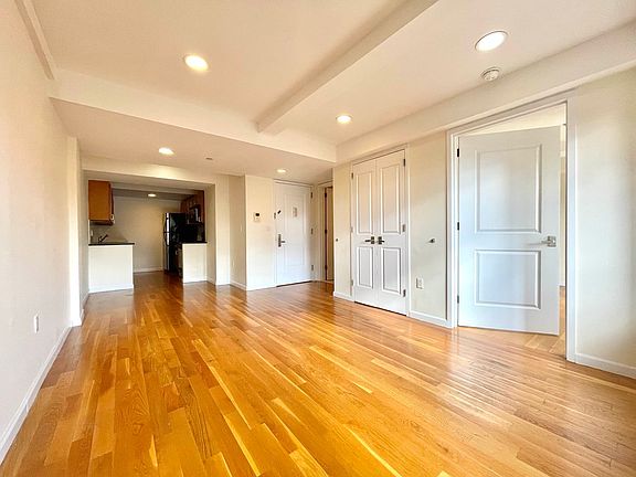3rd image of 31-10 23rd St #4Z