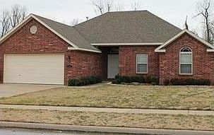 1st image of 2931 N Bluegrass Pl