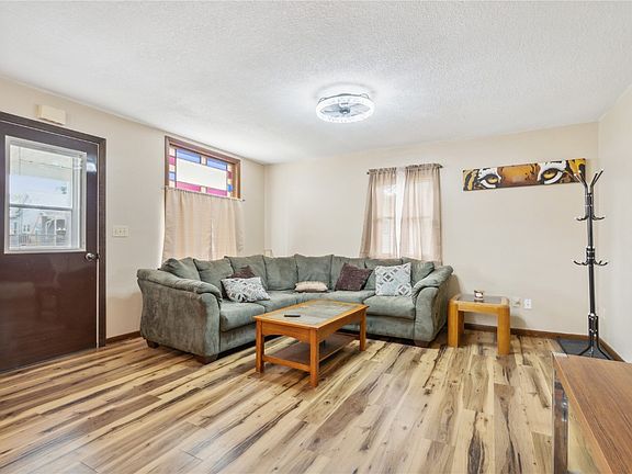 4th image of 288 W Randolph St