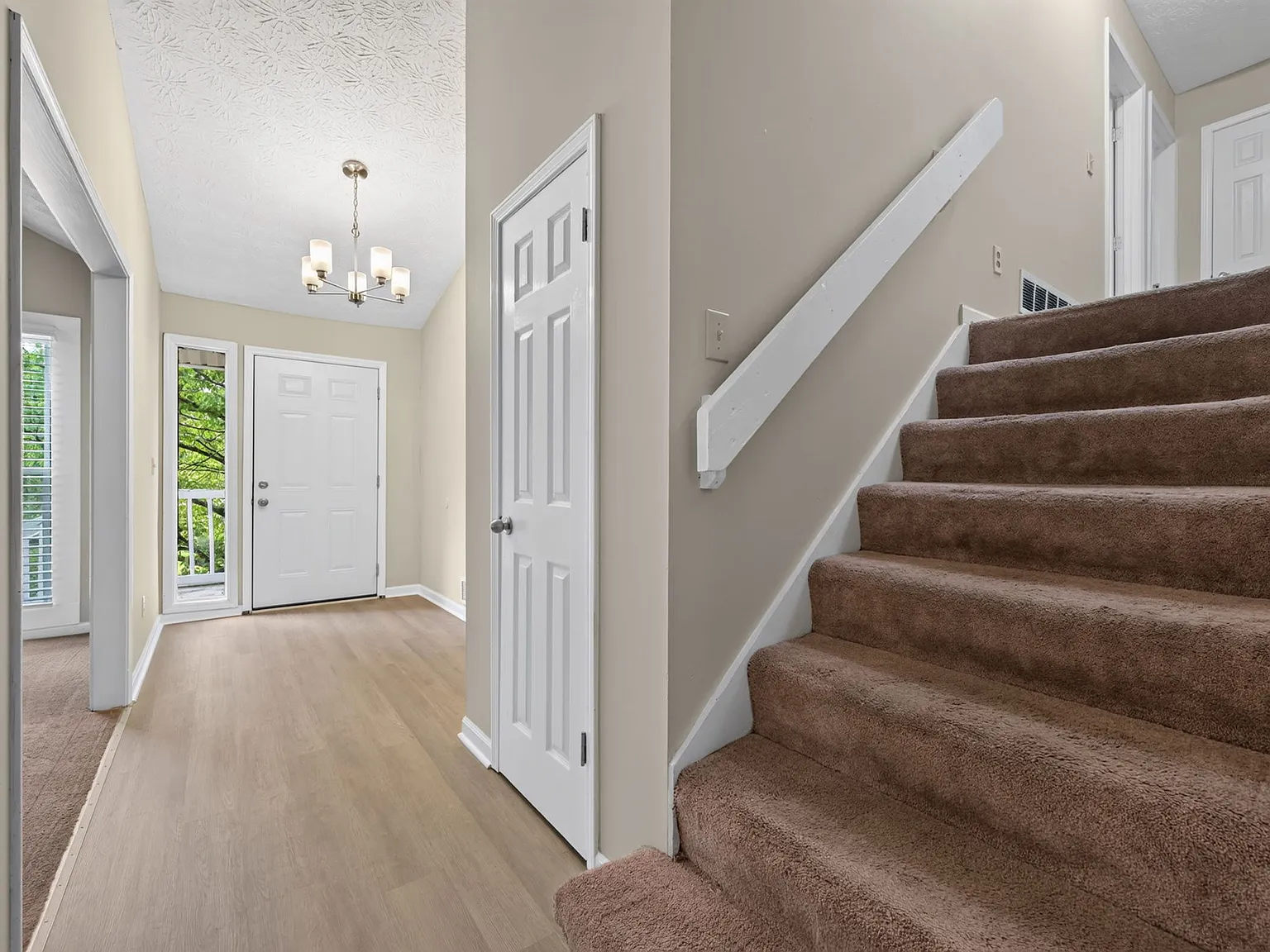 4 bed, 2.5 bath, 2100 sqft, $2,495 — Photo 4
