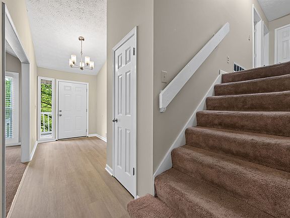 4th image of 4972 Shallow Ridge Ct NE