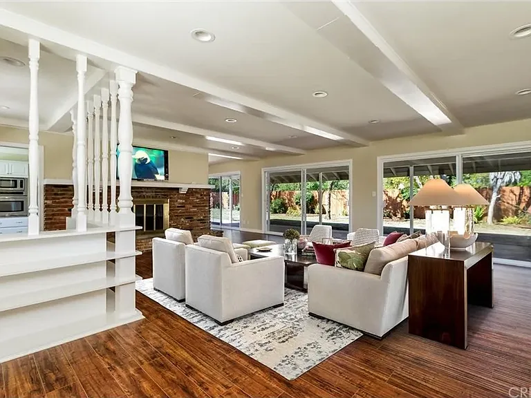 15521 Plummer St — Photo 18