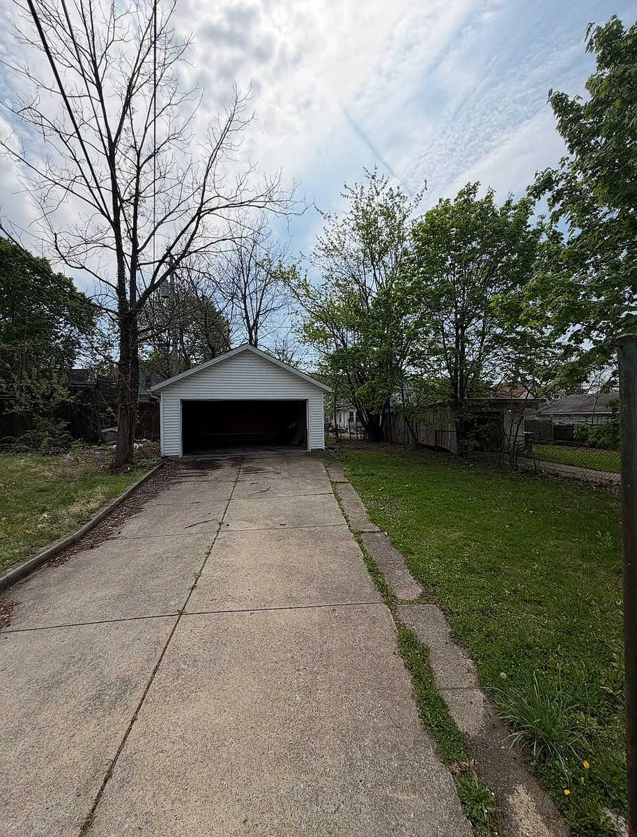 Building Photo - 7818 Vineyard Ave #2