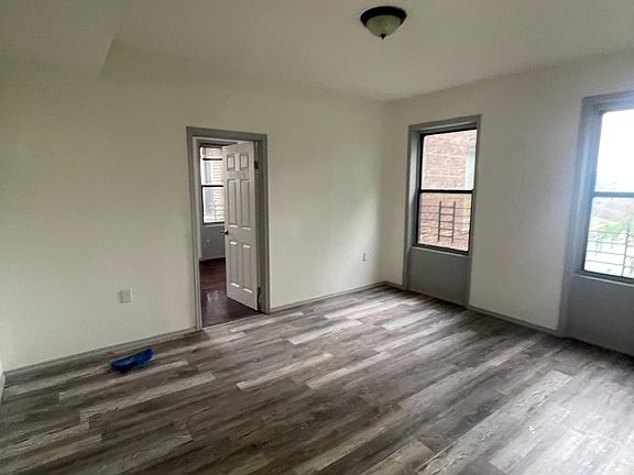 3rd image of 49 Milford Ave APT 11