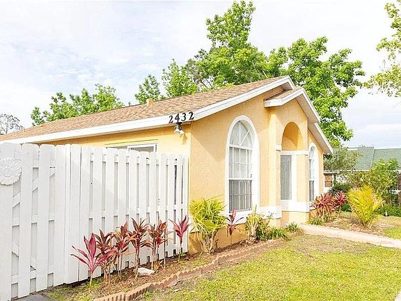 2nd image of 2432 Harbor Town Dr