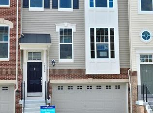 9054 Isabel Ln, Manassas Park, VA 20111