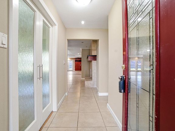 4th image of 2119 Old Ox Rd