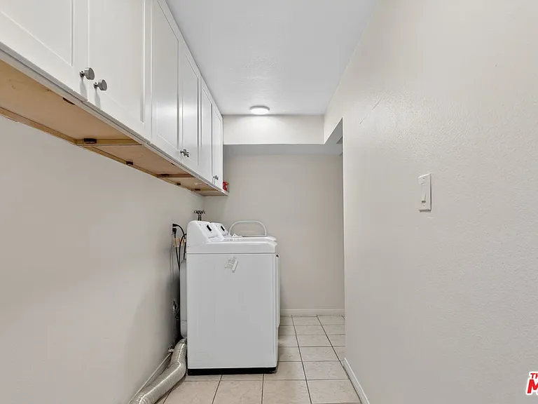 8611 Burton Way #4 — Photo 61