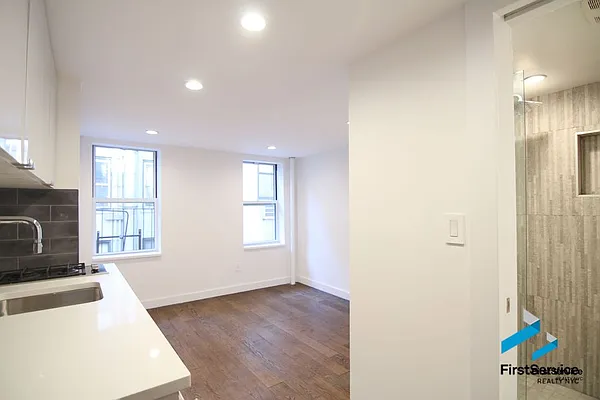 Rented by FirstService Realty (legacy) | media 14