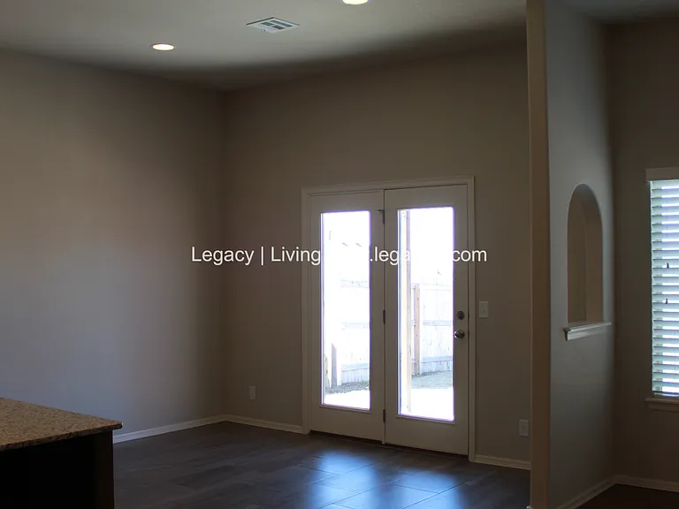 14734 S Urbana Ave — Photo 14