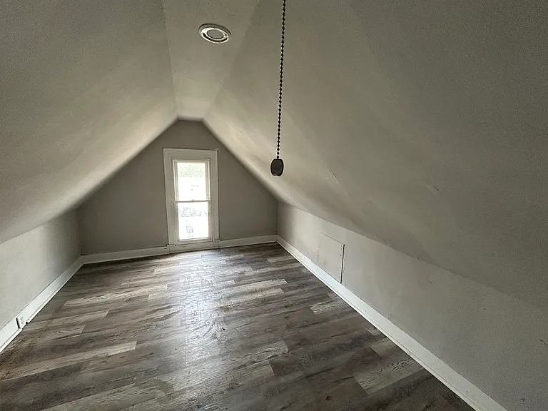 109 Smith St — Photo 4