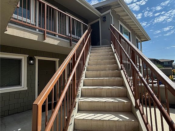 3rd image of 657 Scott Pl #9