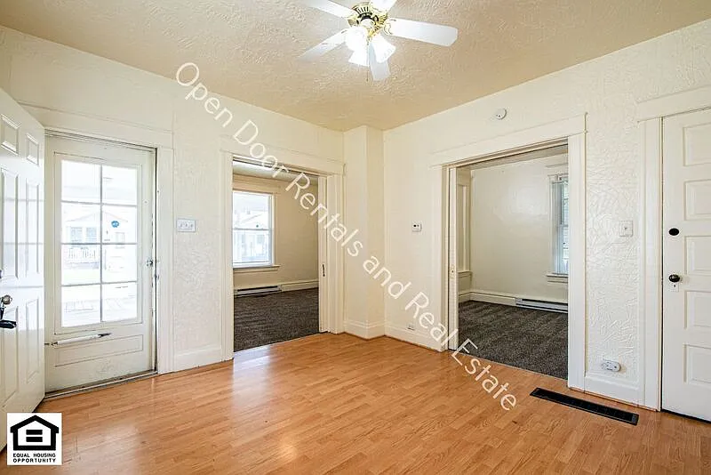 2 bed, 1.0 bath, 804 sqft, $875 — Photo 4