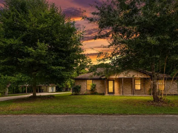211 Brantley Ln, Magnolia, TX 77354