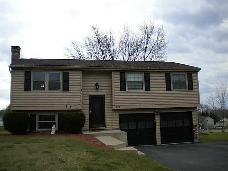 120 Sunridge Dr photo 1