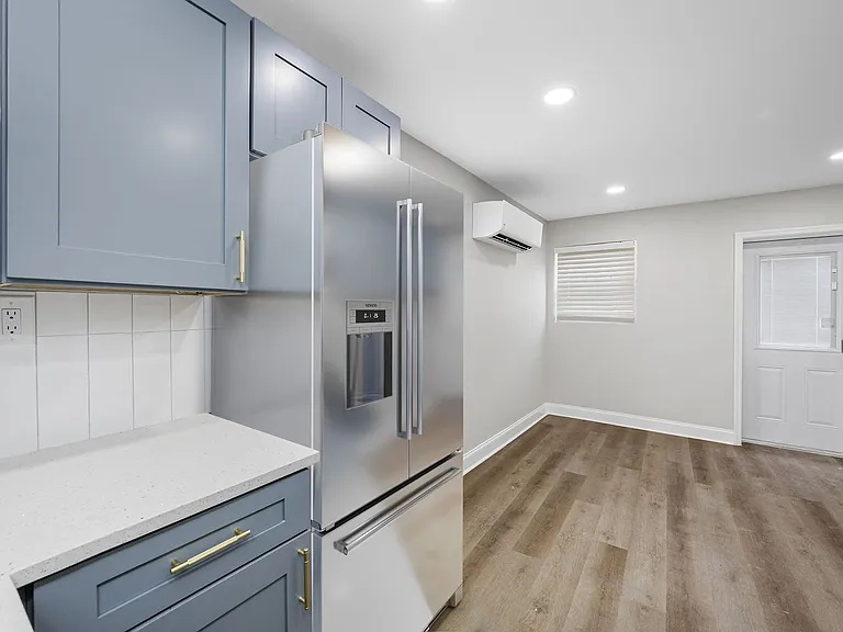 129 Danube Ave — Photo 5