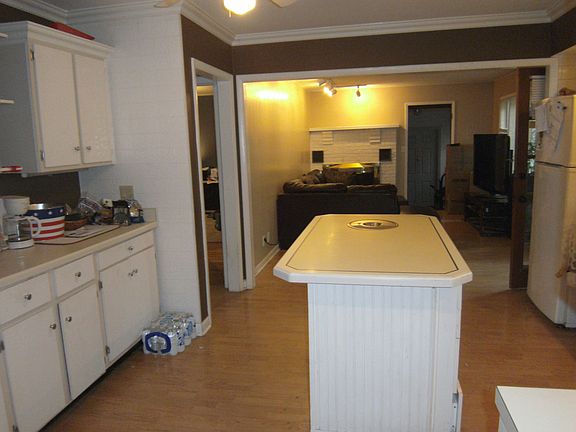 4th image of 5639 Indianola Ave