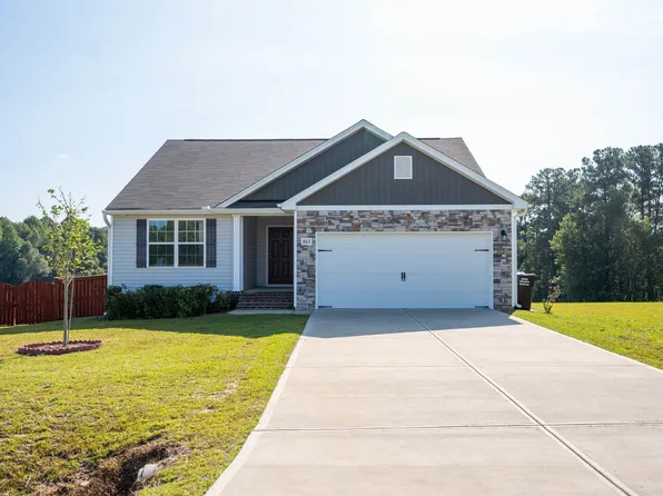 863 Avery Pond Dr, Fuquay Varina, NC 27526