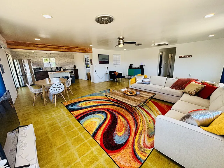 63208 Sandola Ln — Photo 2