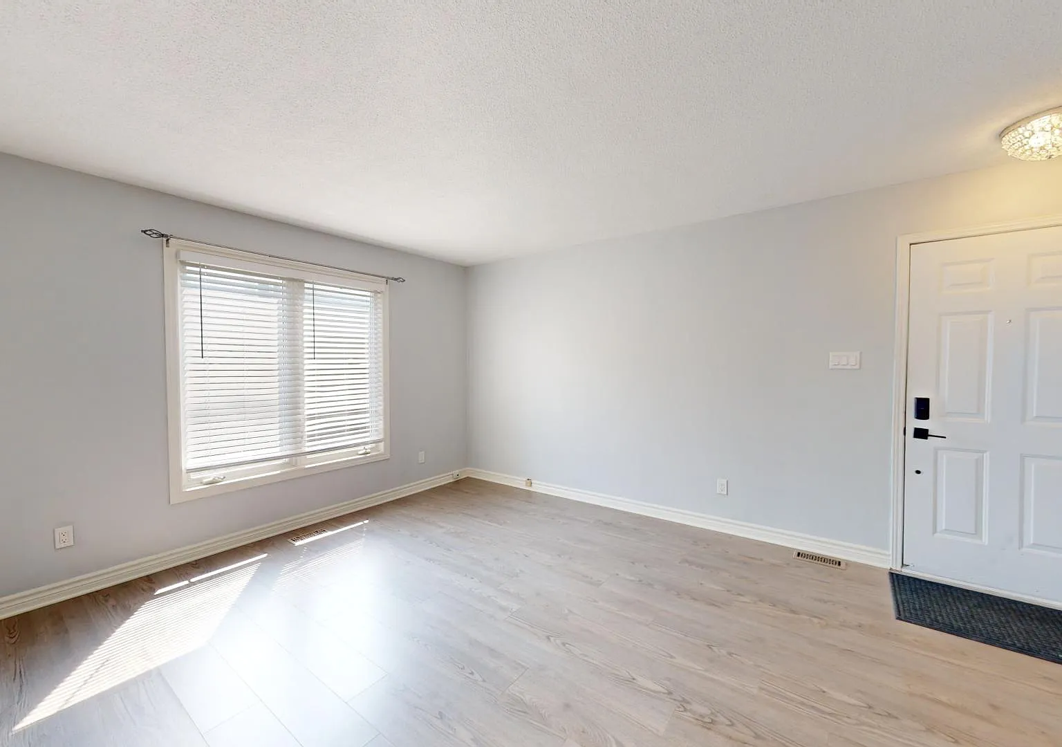 107 Conway Drive London — Photo 4