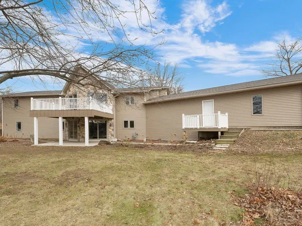 6220 S 455 E, Wolcottville, IN 46795