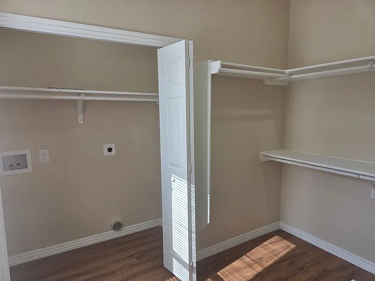 219 Princeton Ave — Photo 10