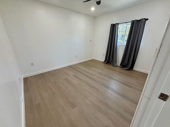 5th image of 6851 Thelma Ave #B