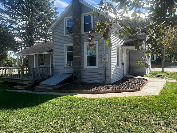 3rd image of 813 Columbia St