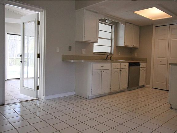 3rd image of 1348 Ferendina Dr