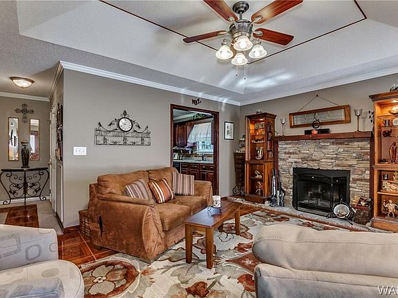 4th image of 15631 Hagler Dr
