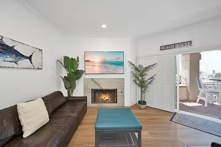 900 Pacific Coast Hwy #111 — Photo 8
