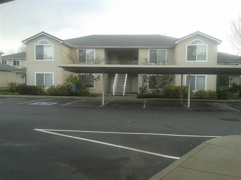 2nd image of 3048 Sheraton Ct