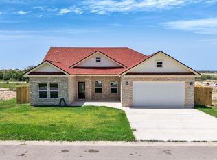 210 Jesus Flores Dr, Del Rio, TX 78840
