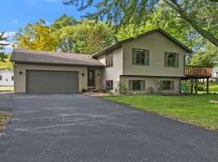 811 Fox Tree Ln N, Hudson, WI 54016