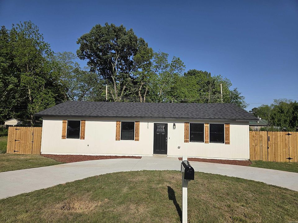 1st image of 305 Thomas Cir