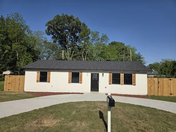 305 Thomas Cir, Lonoke, AR 72086