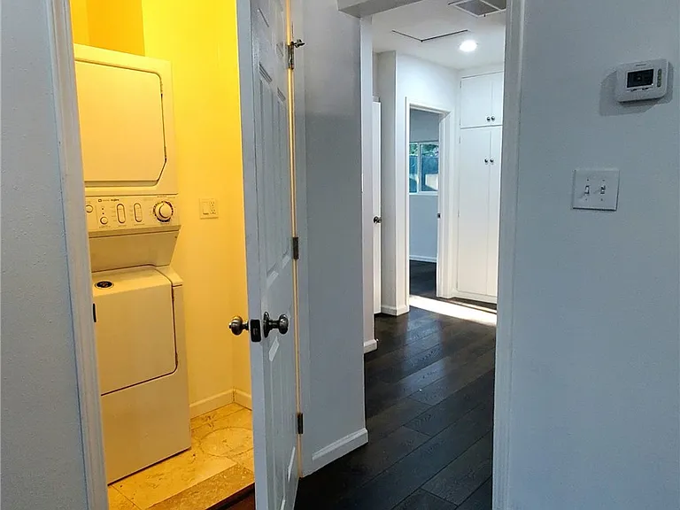 7121 Jumilla Ave — Photo 19