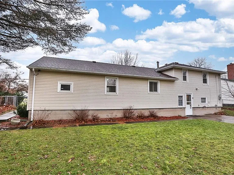 516 Fetzner Rd — Photo 9