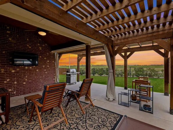 1020 Embers Ln, Denton, TX 76201