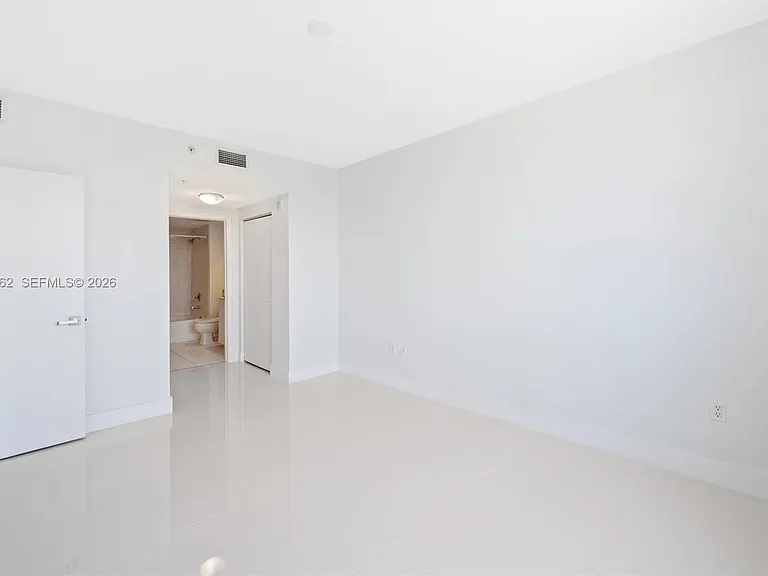 18800 NE 29th Ave #708 — Photo 18