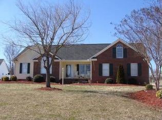 213 Breckenridge Dr, Inman, SC 29349