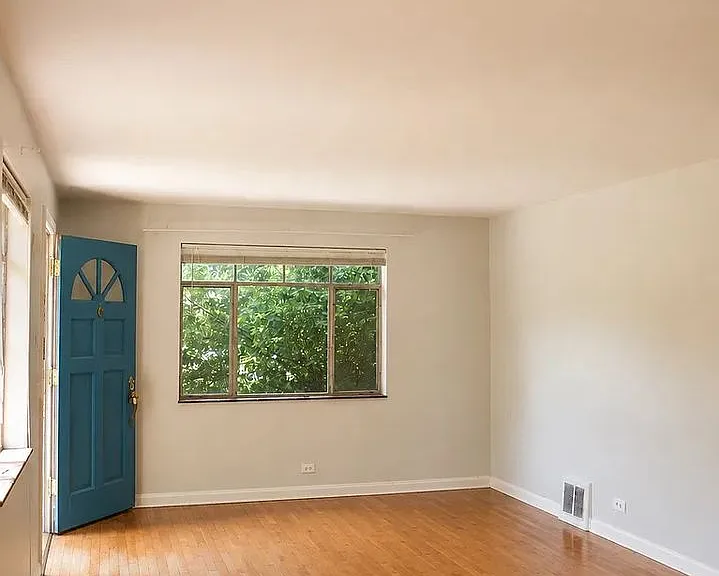 1940 S Columbine St — Photo 2