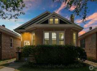 6121 W Newport Ave, Chicago, IL 60634