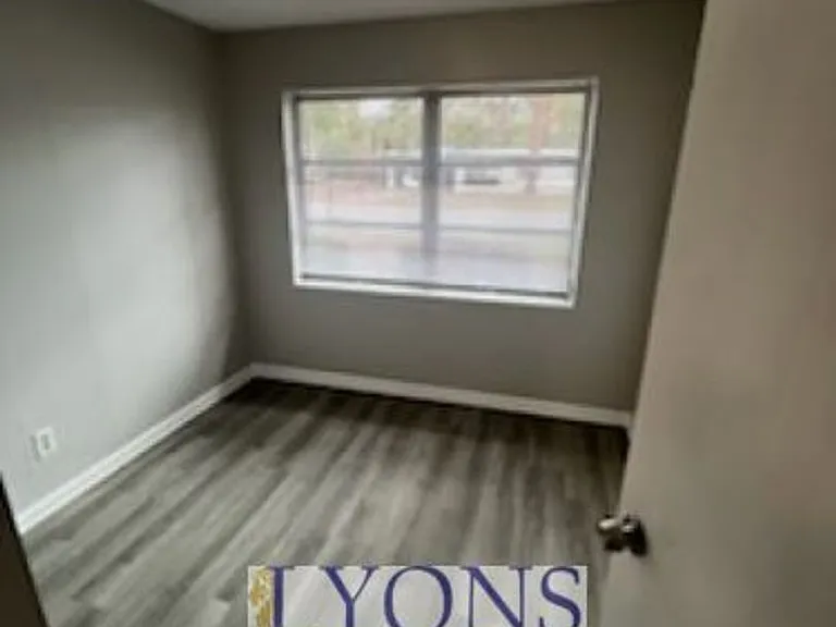 2310 Deborah Dr — Photo 12
